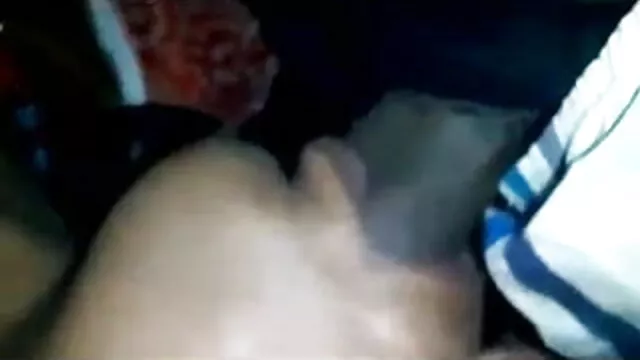 शानदार सेक्सी पिक्चर हिंदी मूवी एचडी गुलाम उसके आकर्षण से पता चलता है