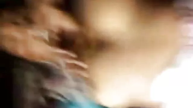 ट्रेसी उसे पुलिस की वर्दी में तैयार किया गया था. हिंदी वीडियो फिल्म सेक्सी एचडी (2015)